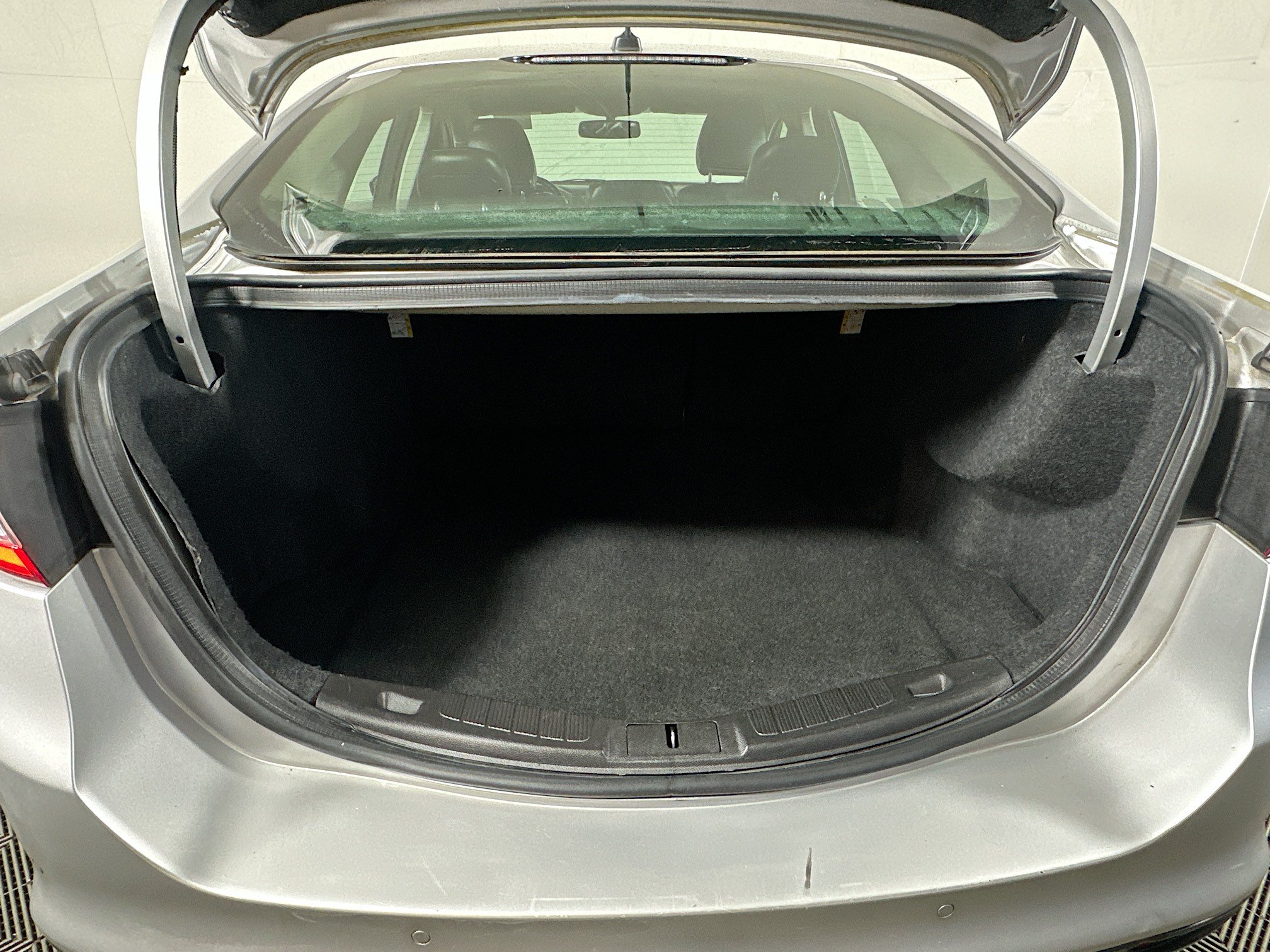 Used 2016 Ford Fusion Titanium FWD image 24