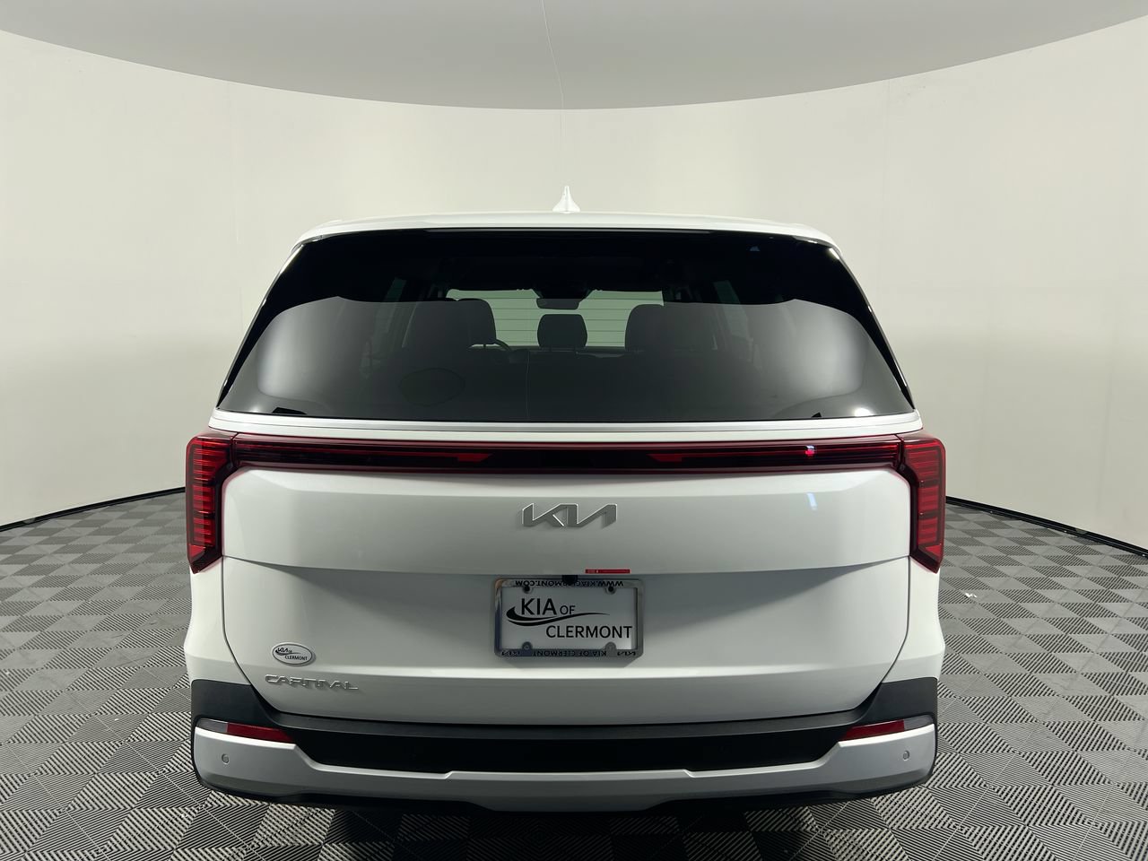 New 2027 Kia Carnival LX FWD image 4