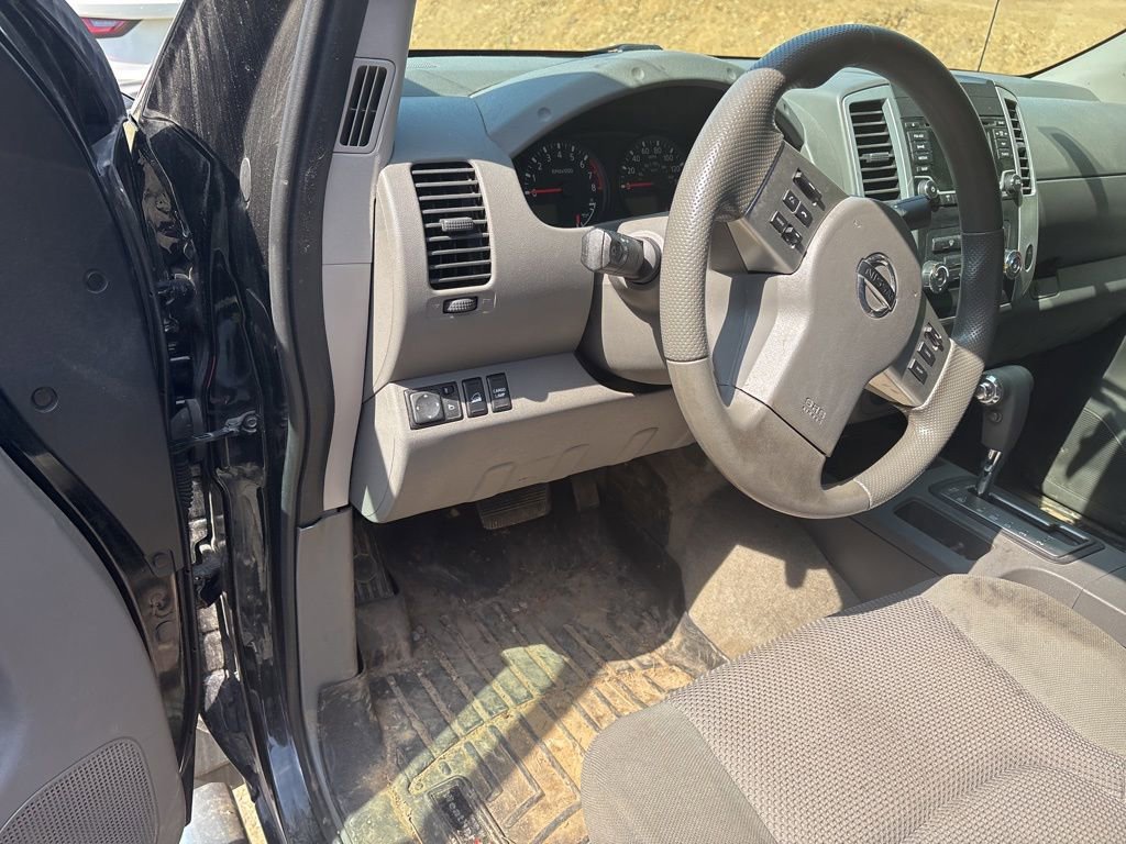 Used 2016 Nissan Frontier SV AWD/4WD image 9