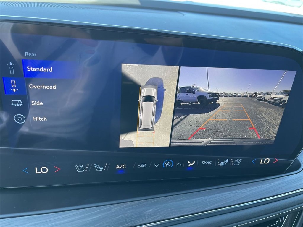 New 2025 Chevrolet Suburban Premier image 17