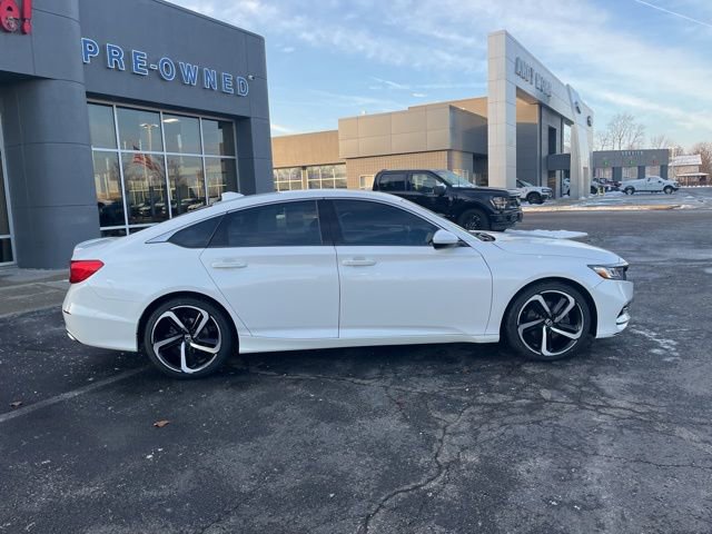 Used 2018 Honda Accord Sport image 4