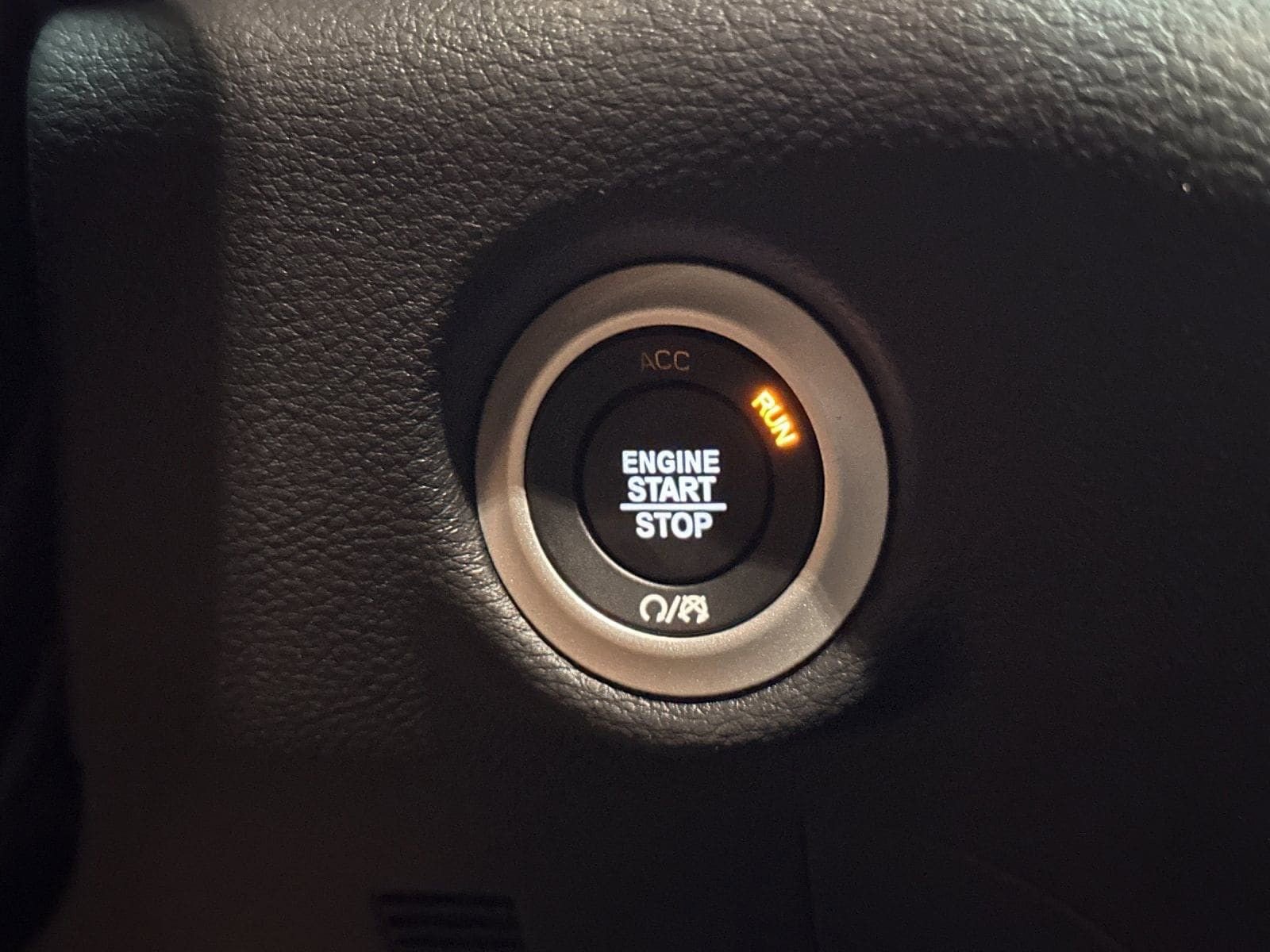 New 2026 Chrysler Pacifica Limited w/ Uconnect Theater Family Group image 24