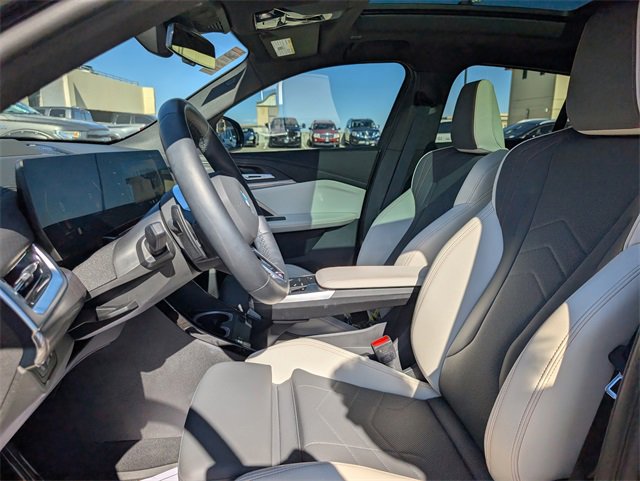 Used 2025 BMW X2 xDrive28i w/ Technology Package image 16
