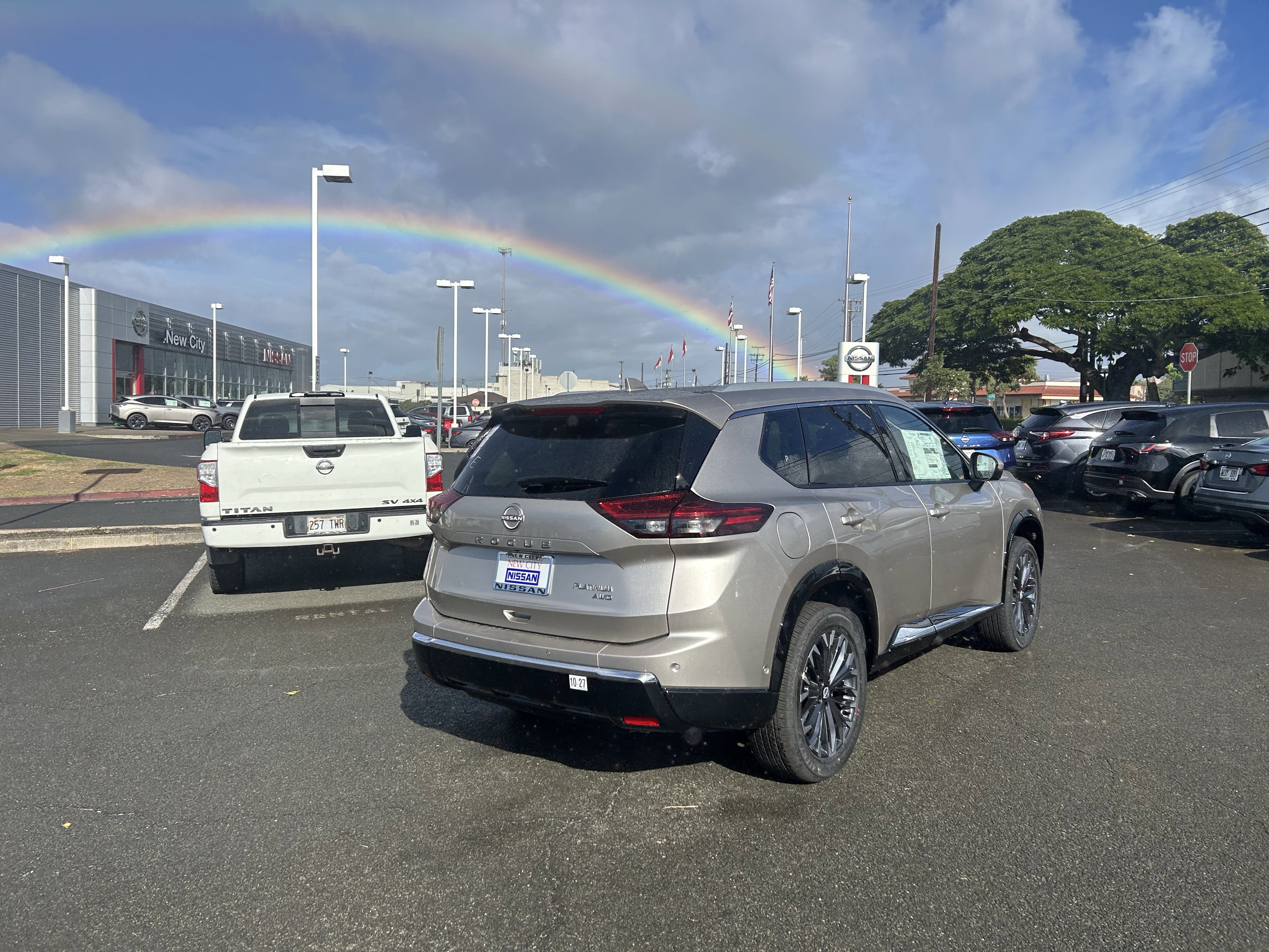 New 2026 Nissan Rogue Platinum image 3