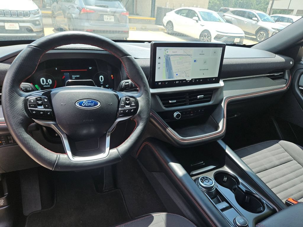 Used 2025 Ford Explorer ST-Line w/ ST-Line Street Pack AWD/4WD image 16