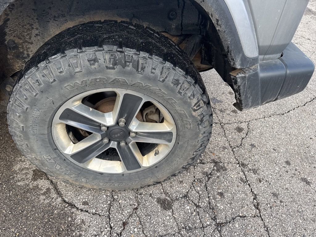 Used 2018 Jeep Wrangler Unlimited Sahara AWD/4WD image 28