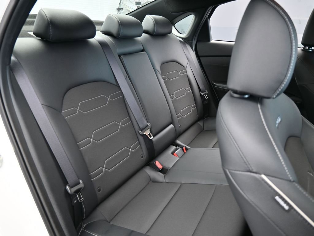 Used 2024 Kia Forte GT-Line image 42