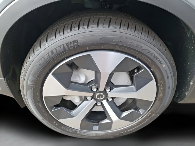 New 2026 Volvo XC40 B5 Plus w/ Protection Package Premier AWD/4WD image 9