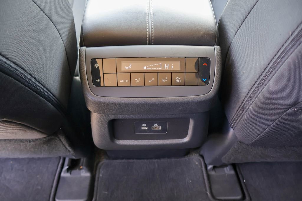 Used 2024 Nissan Pathfinder SV AWD/4WD image 19