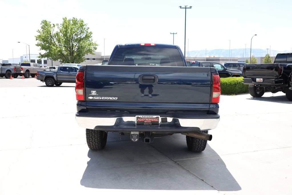 Used 2007 Chevrolet Silverado 2500 LT w/ Heavy-Duty Power Package AWD/4WD image 5