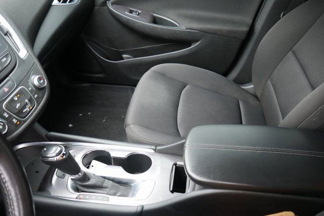 Used 2018 Chevrolet Malibu LT image 23