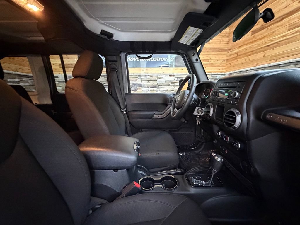 Used 2016 Jeep Wrangler Unlimited Sport w/ Connectivity Group AWD/4WD image 25