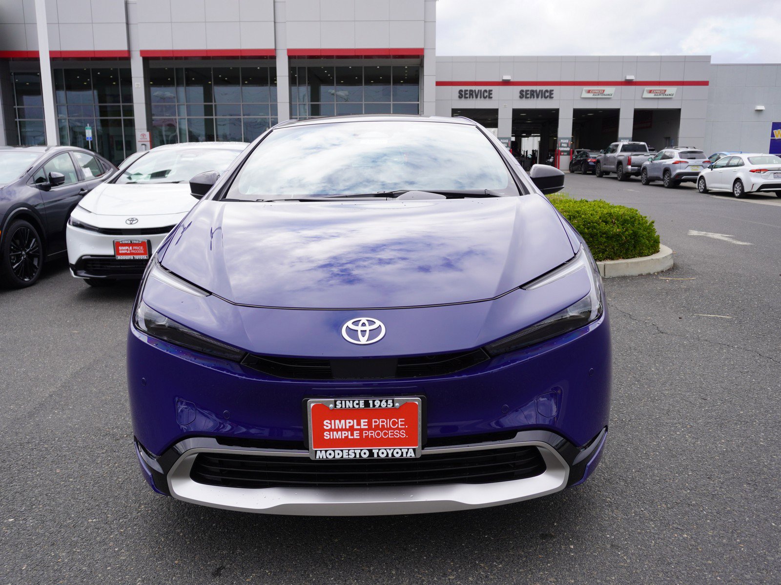 New 2026 Toyota Prius Plug-In Hybrid FWD image 6