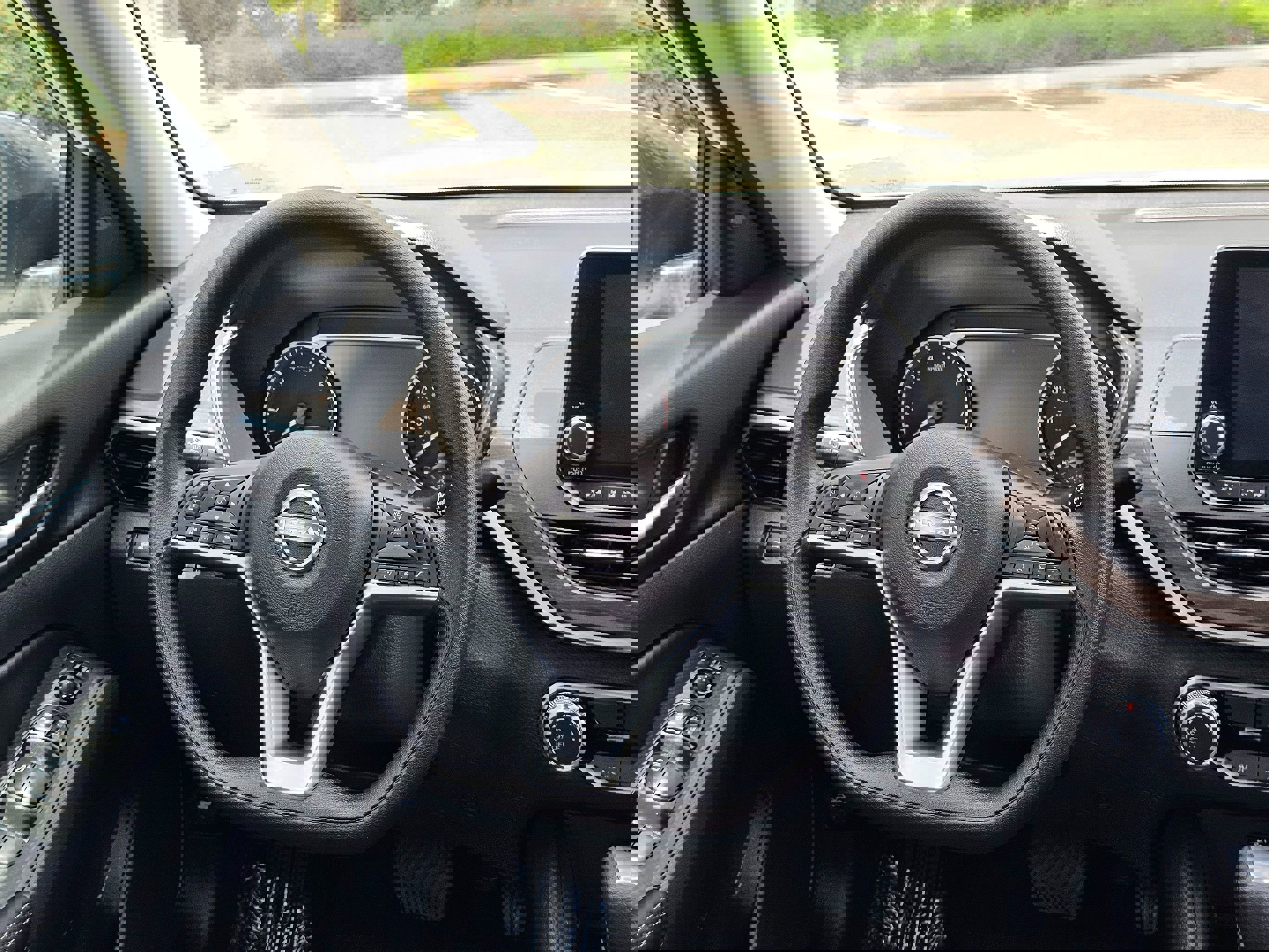 Used 2025 Nissan Altima 2.5 SV image 21