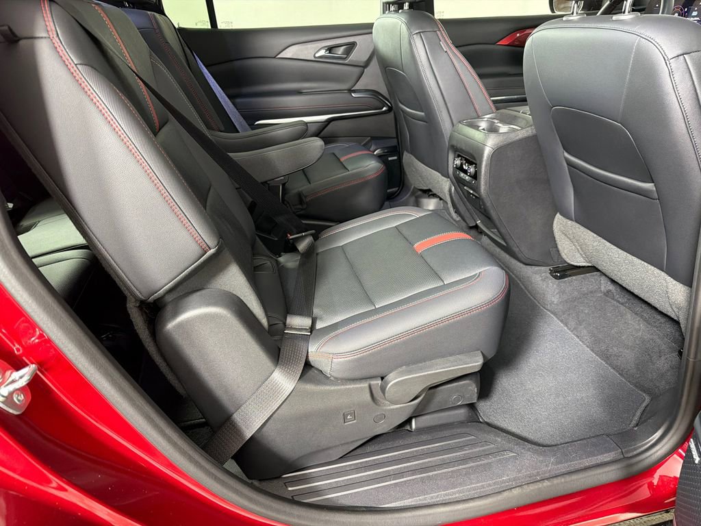 Used 2024 Chevrolet Traverse RS AWD/4WD image 17