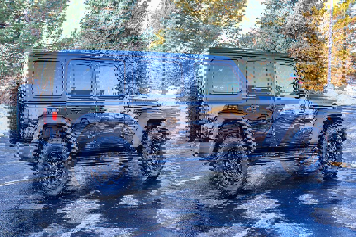 Used 2022 Jeep Wrangler Unlimited Sport image 10