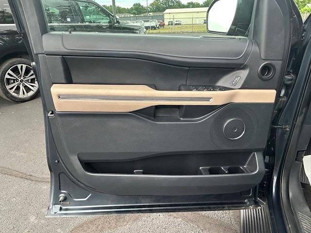 Used 2022 Ford Expedition Max XLT image 23