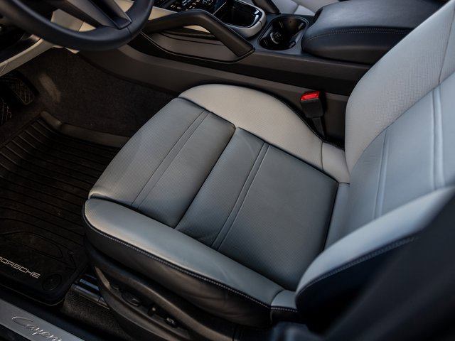 Certified 2025 Porsche Cayenne Coupe image 41