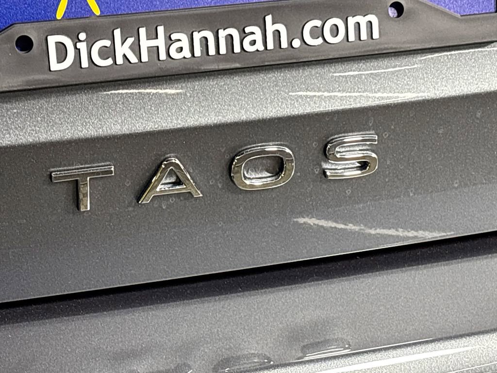 New 2025 Volkswagen Taos SE image 24