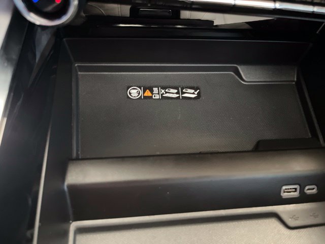 Used 2025 Chevrolet Suburban Premier AWD/4WD image 23