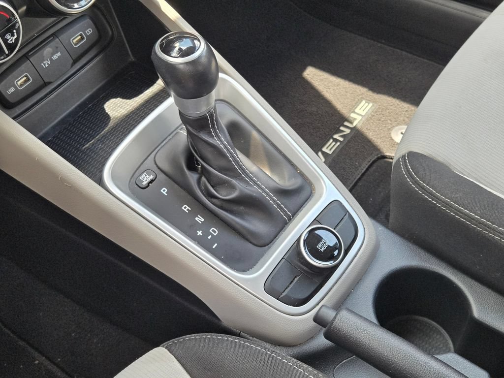 Used 2022 Hyundai Venue SEL w/ Cargo Package FWD image 30