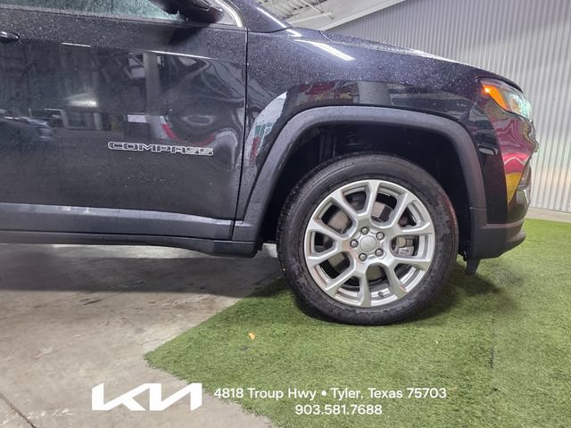 Used 2023 Jeep Compass Latitude AWD/4WD image 6