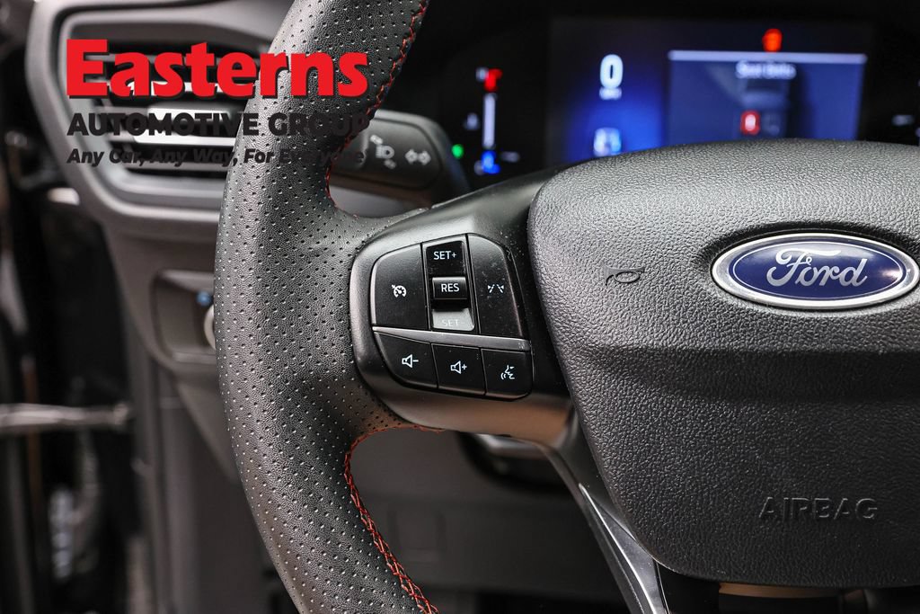 Used 2025 Ford Escape ST-Line FWD image 14