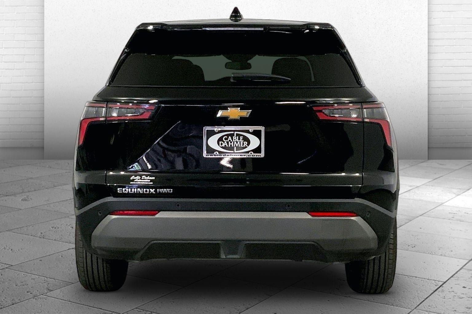 Used 2026 Chevrolet Equinox LT AWD/4WD image 3