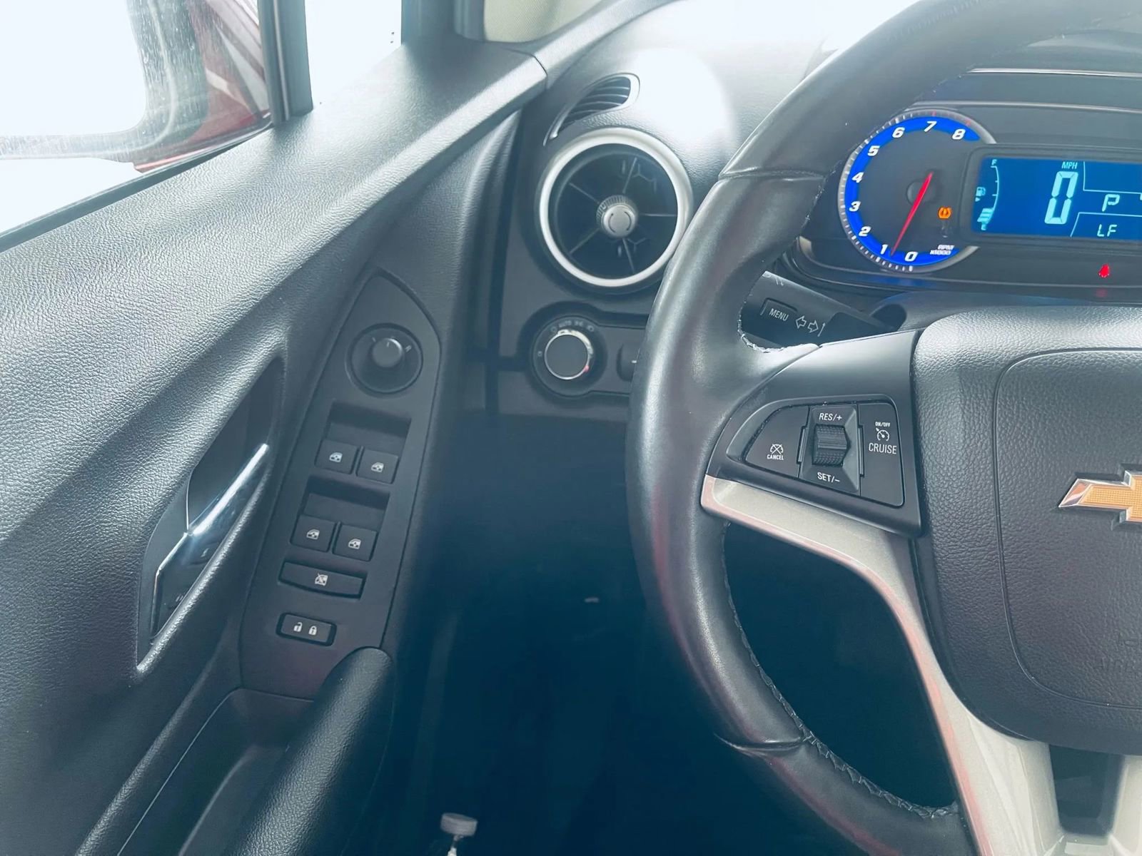 Used 2016 Chevrolet Trax LT w/ LT Convenience Package image 12