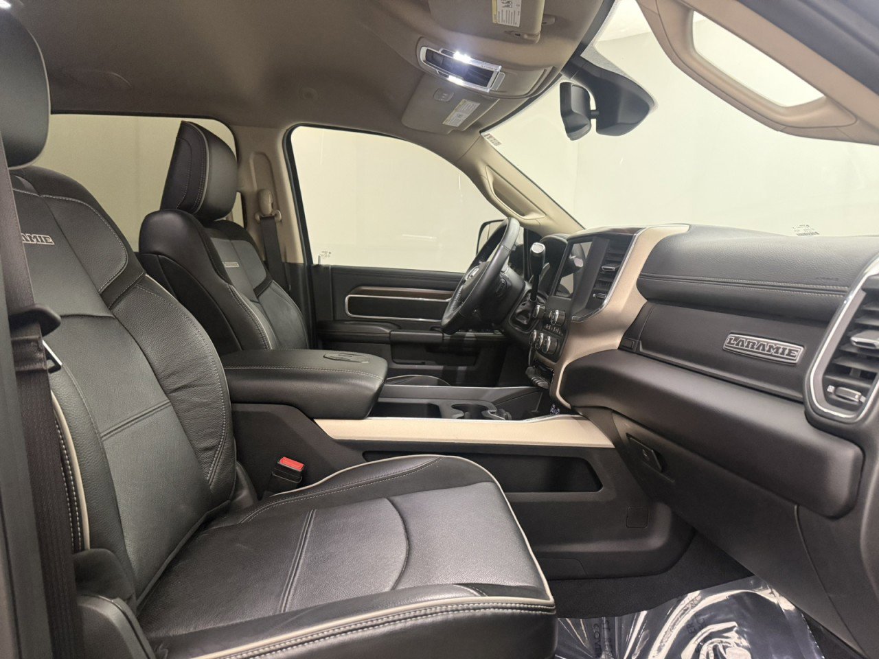 Used 2022 RAM 3500 Laramie image 11