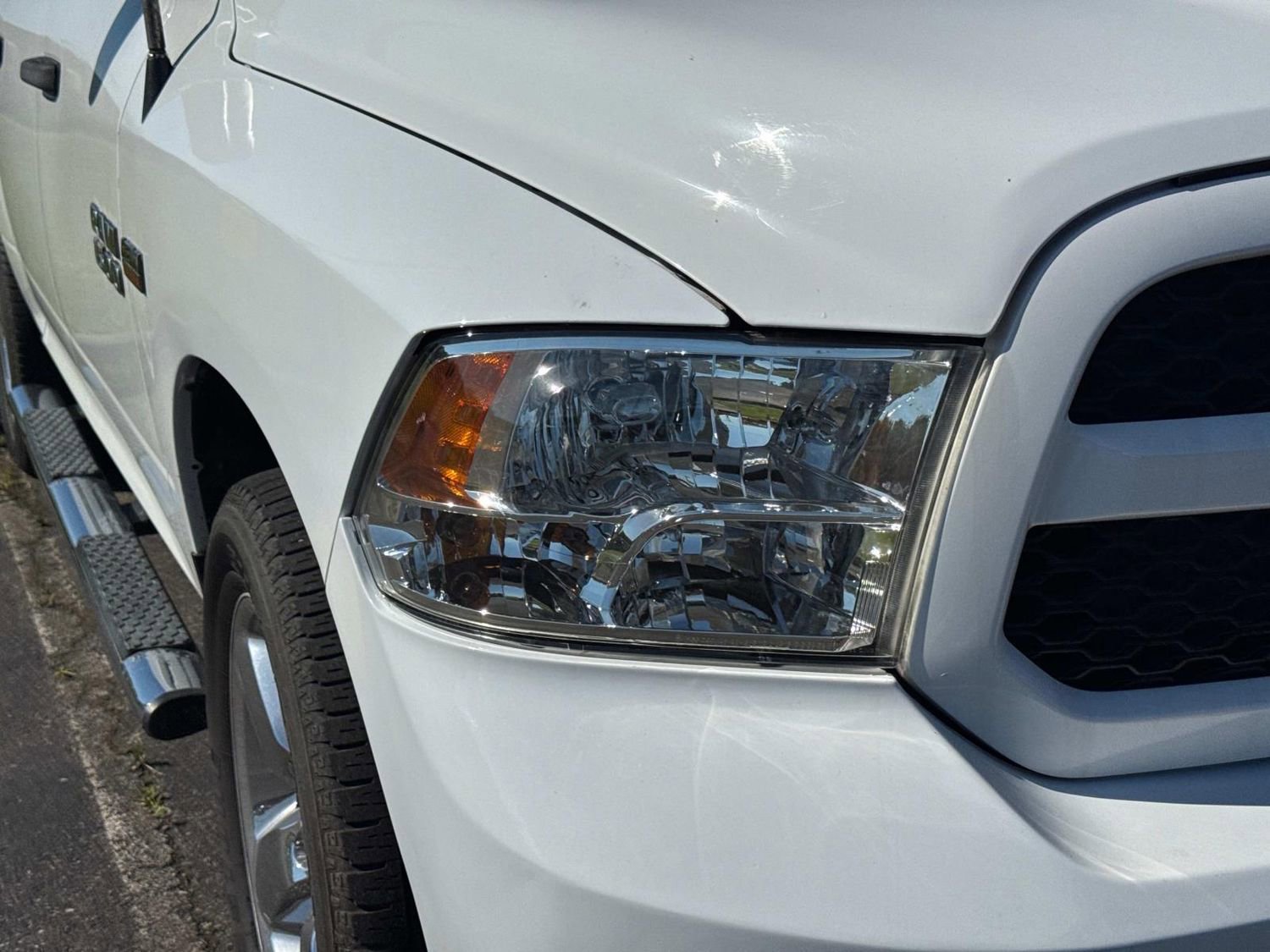 Used 2018 RAM 1500 Express w/ Express Value Package AWD/4WD image 12