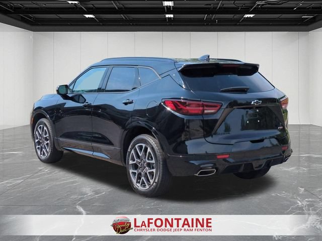 Used 2025 Chevrolet Blazer RS FWD image 3