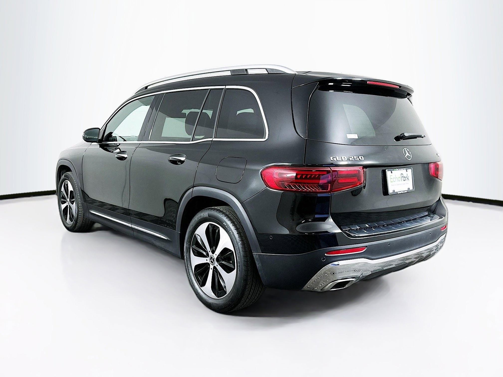 Used 2025 Mercedes-Benz GLB 250 4MATIC image 5