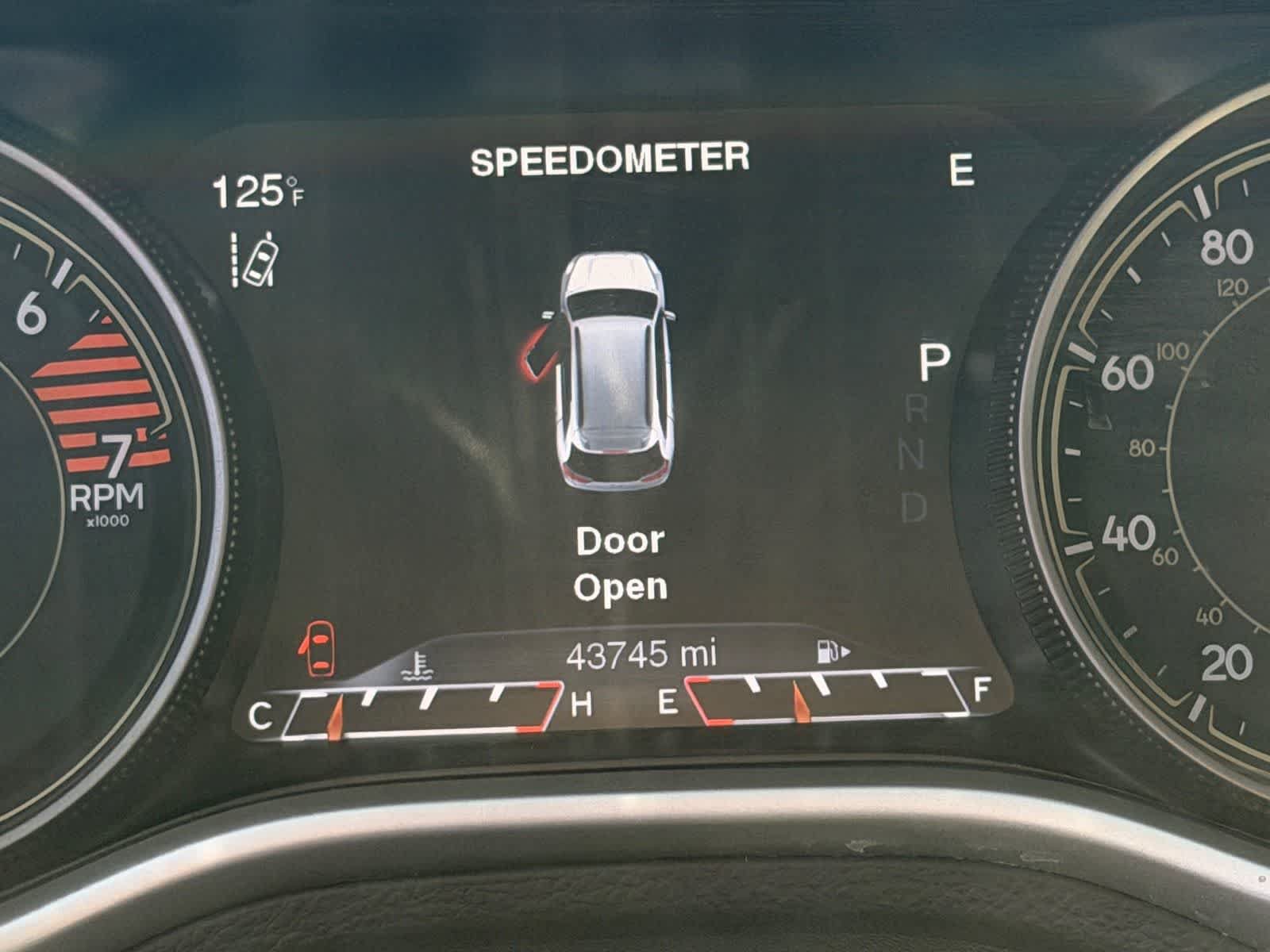 Used 2016 Jeep Cherokee Overland w/ Technology Group FWD image 13
