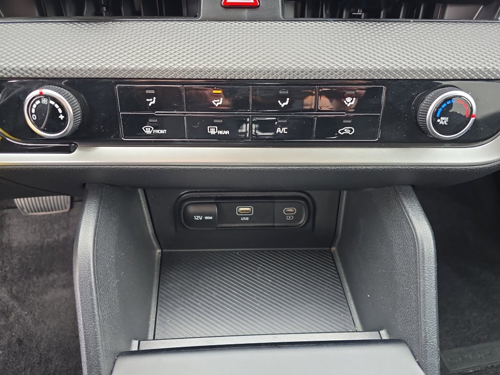 Used 2025 Kia Sportage LX image 16