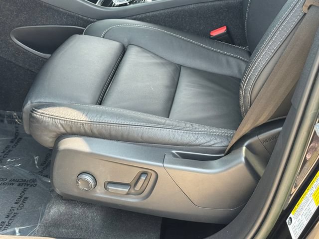 Used 2023 Volvo XC40 B5 Plus AWD/4WD image 15