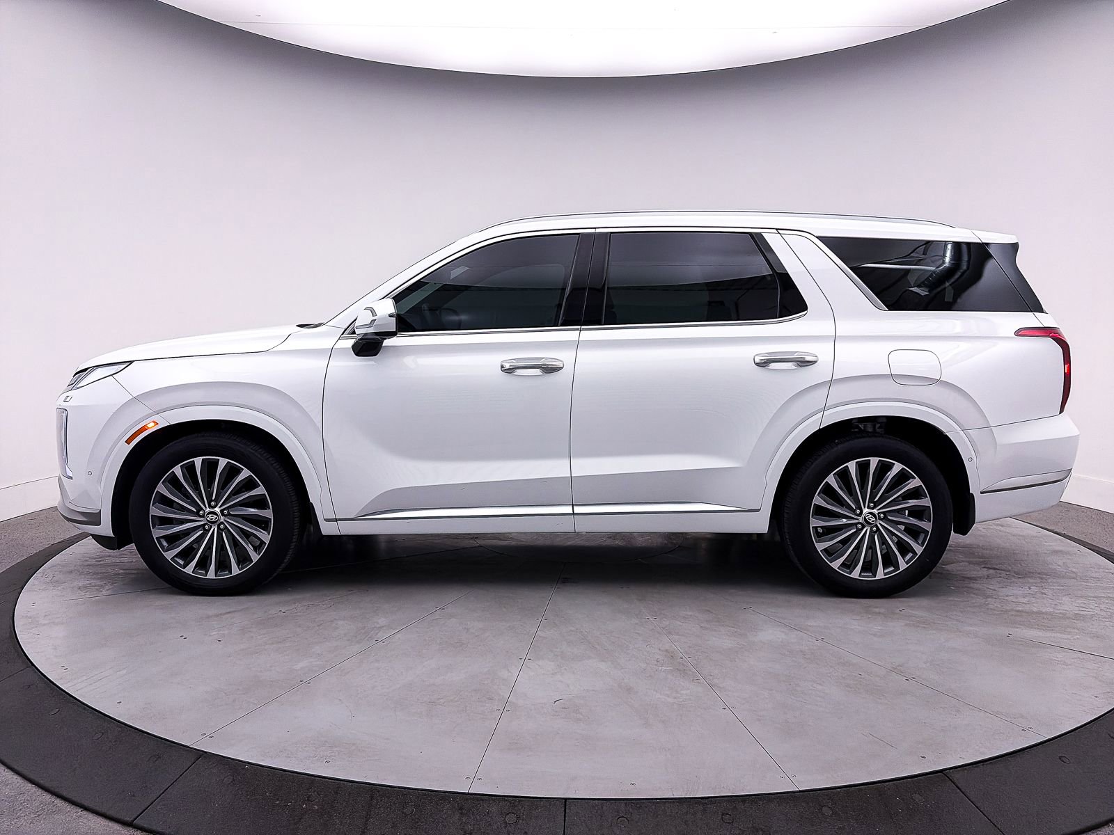 Used 2025 Hyundai Palisade Calligraphy image 43