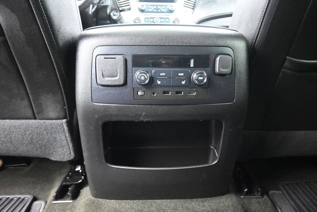 Used 2018 GMC Yukon SLT AWD/4WD image 34