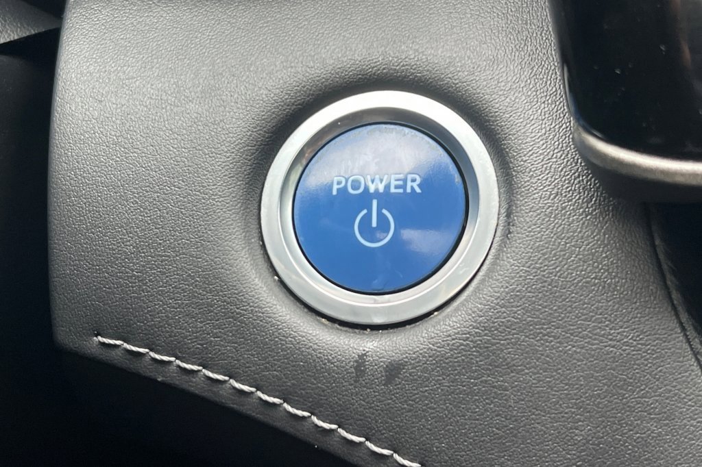 Used 2020 Toyota Highlander XLE image 19