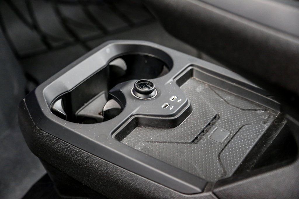 Used 2025 BMW iX xDrive50 w/ Premium Package image 16