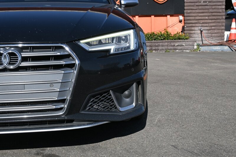 Used 2019 Audi S4 Premium Plus w/ Premium Plus Package image 5