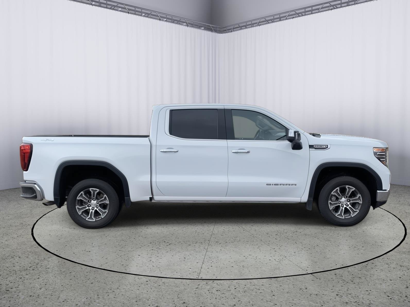 Used 2025 GMC Sierra 1500 SLT AWD/4WD image 7