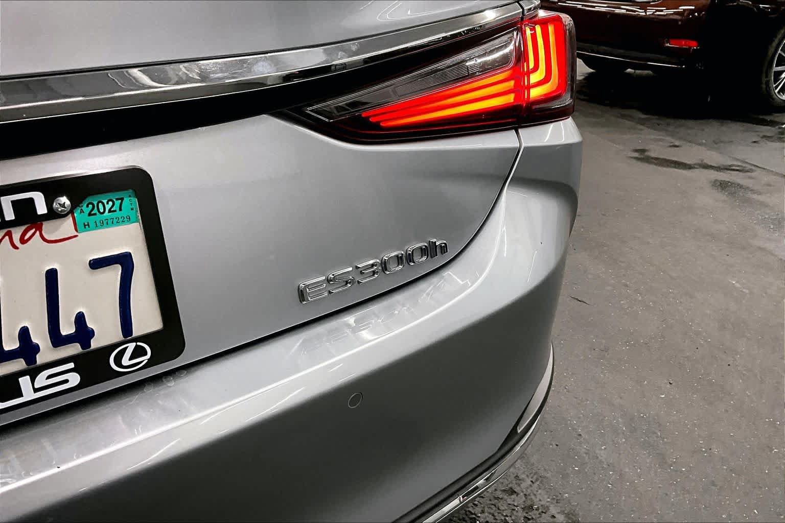 Used 2025 Lexus ES 300h w/ Premium Package FWD image 10