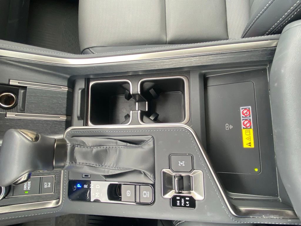 Used 2025 Lexus GX 550 550 Luxury+ w/ Accessory Package (Z1) image 18