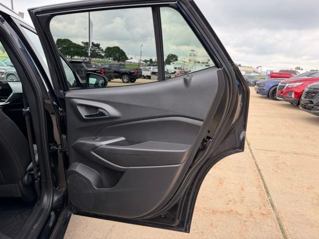 Used 2024 Chevrolet Trax RS w/ Sunroof Package FWD image 33