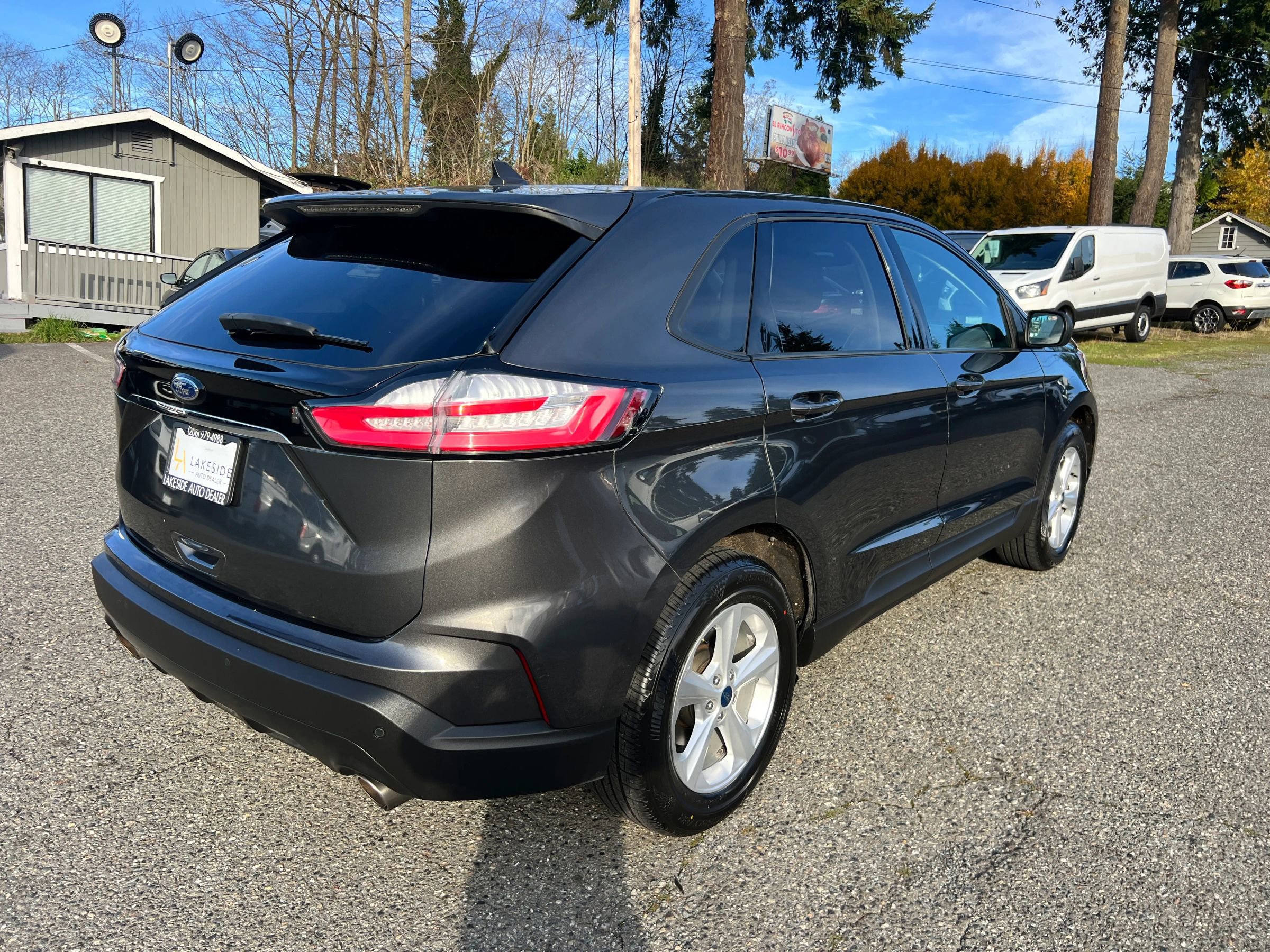 Used 2020 Ford Edge SE image 7