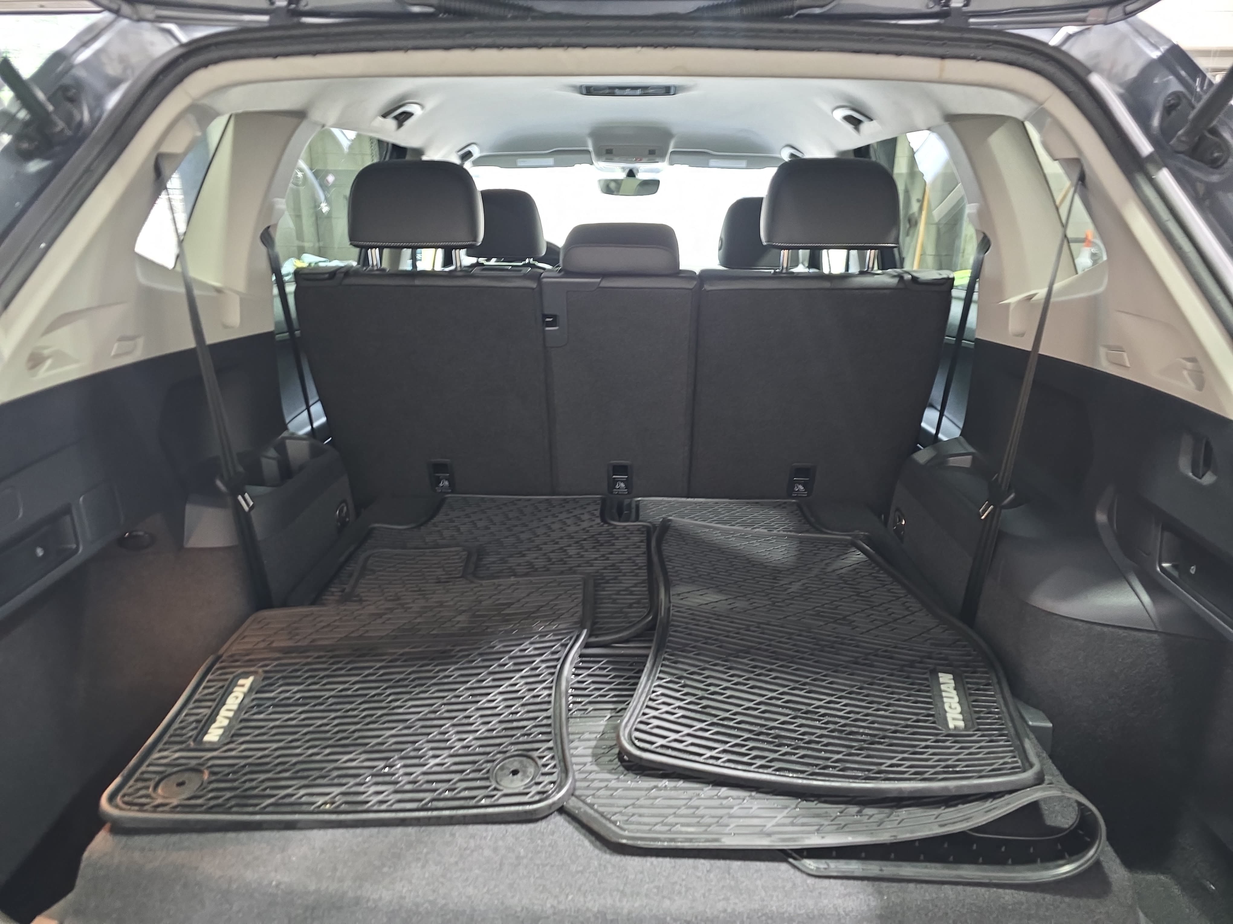 Used 2021 Volkswagen Tiguan SE FWD image 13