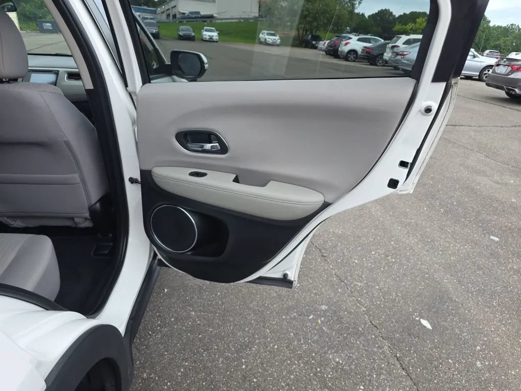 Used 2018 Honda HR-V EX image 42