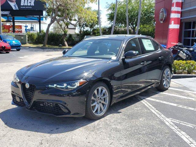 New 2024 Alfa Romeo Giulia Sprint RWD image 2