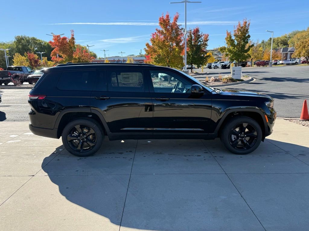 New 2025 Jeep Grand Cherokee L Limited w/ Black Appearance Package image 7